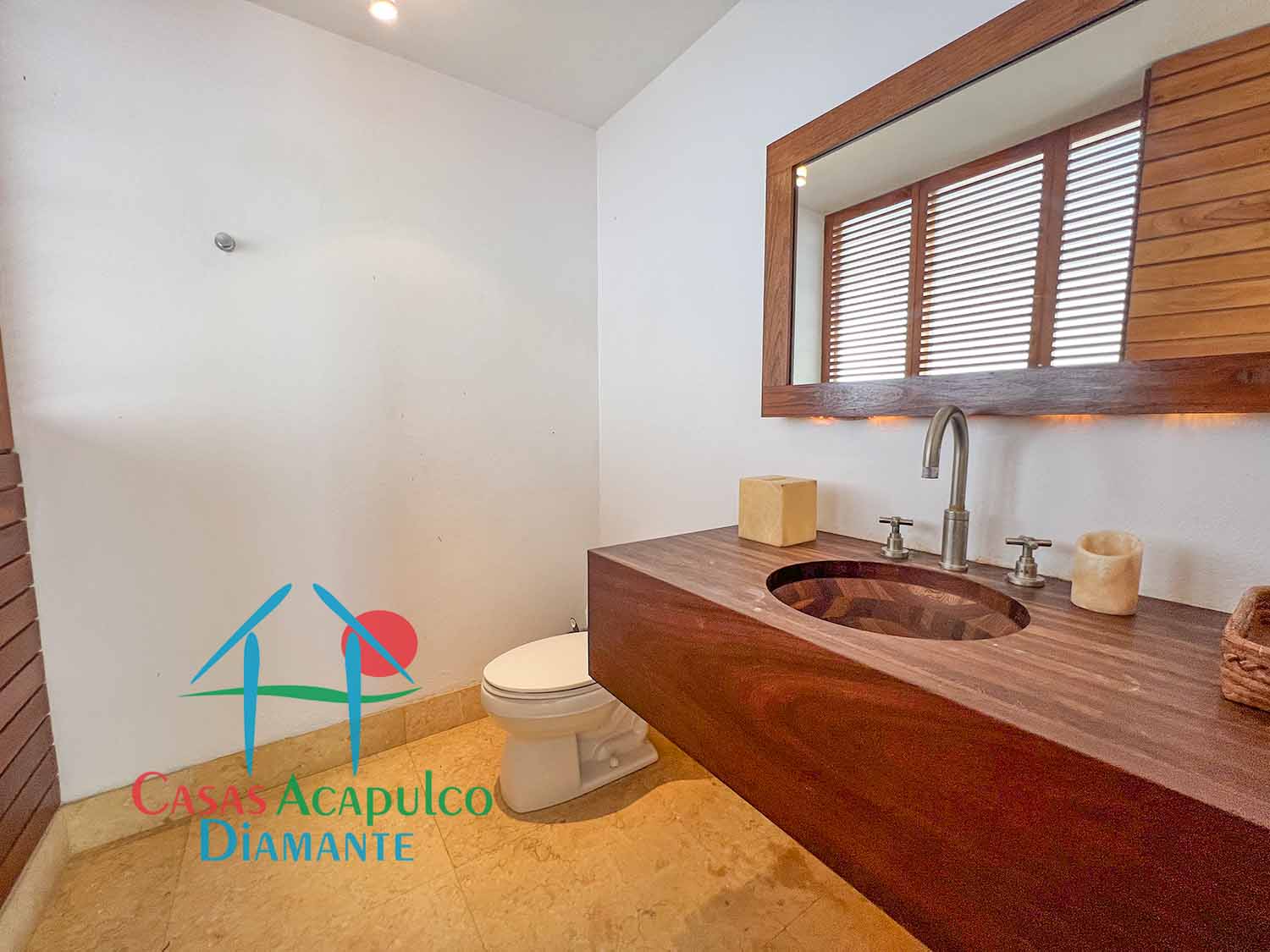 Casa Jade - Baño de visitas 1